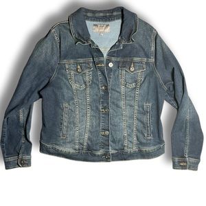Torrid fitted stretch denim jacket 2 2XL